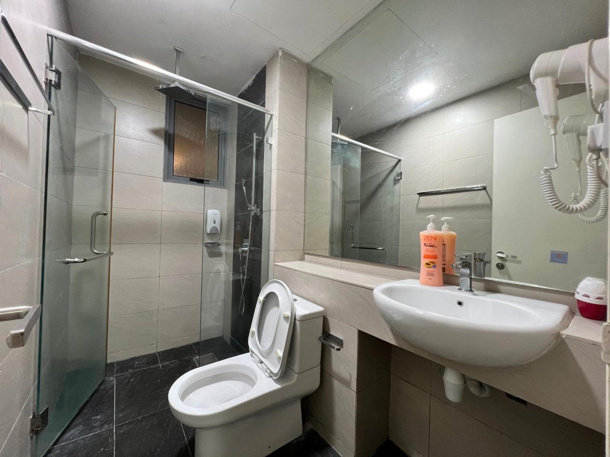 Capital O 90987 The Loft Residences Homestay @ Imago Shopping Mall 2 Kampong Sembulan Exterior photo