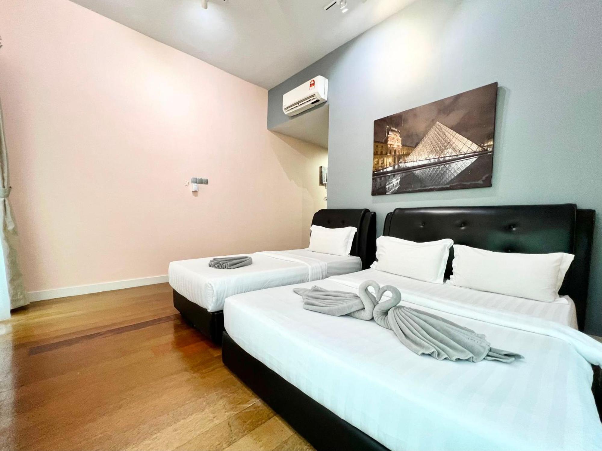 Capital O 90987 The Loft Residences Homestay @ Imago Shopping Mall 2 Kampong Sembulan Exterior photo