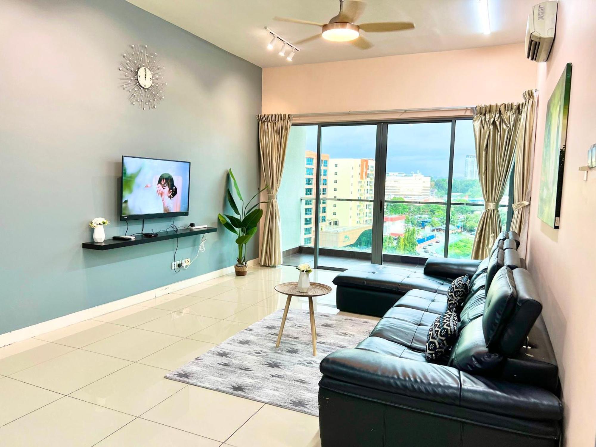 Capital O 90987 The Loft Residences Homestay @ Imago Shopping Mall 2 Kampong Sembulan Exterior photo
